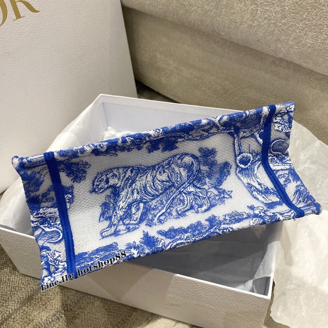 Dior專櫃2022新款老虎叢林刺繡購物包 迪奧小號藍色Tote茹伊印花最新縷空系列女士手袋 fkd1512